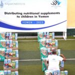 Distributing nutritional supplements to children in yemen